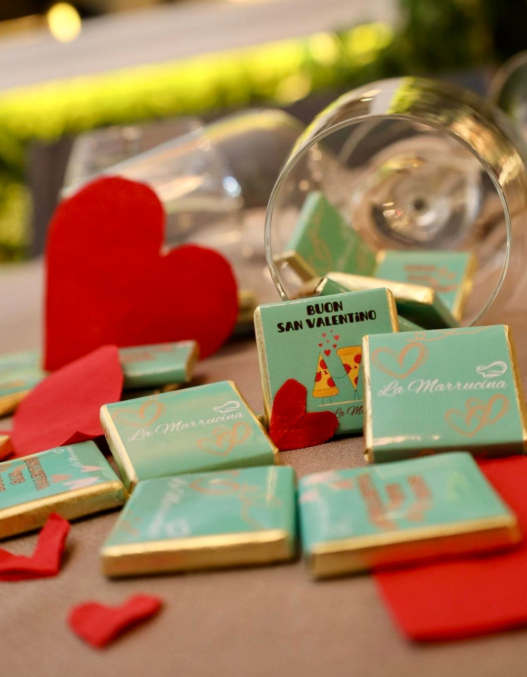 Cuore in pexiglass con foto personalizzata e dedica + cioccolatini dedica san valentino Cuore in pexiglass con foto personalizzata e dedica + cioccolatini dedica san valentino